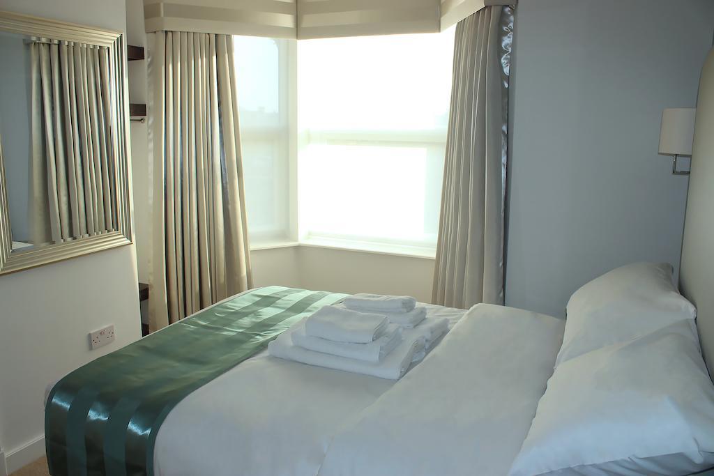 Mccafferty'S Guesthouse Ίλφορντ Δωμάτιο φωτογραφία
